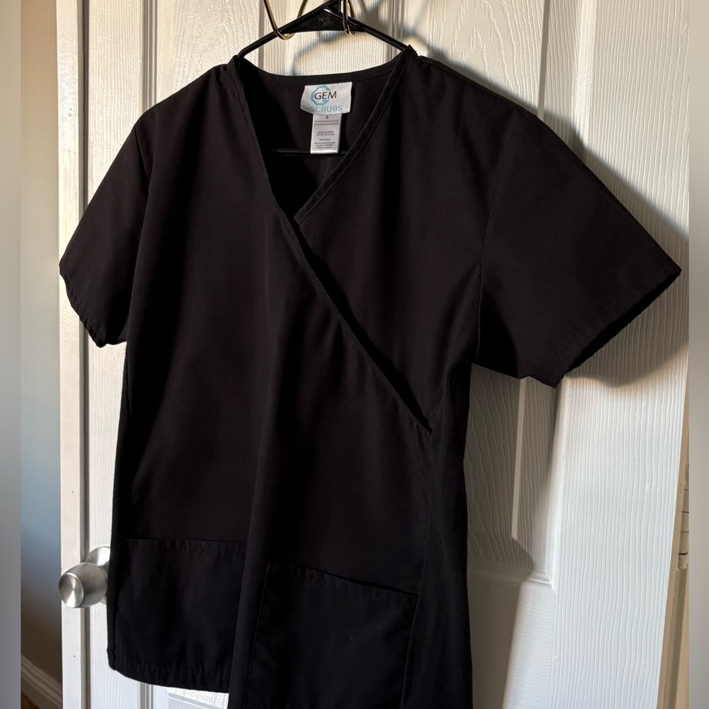 Gem Scrubs Top - Women’s Black Scrub Top Small